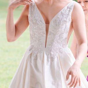 Poma blanca Wedding dress size 8 fits size 2/4 or US small model 4825